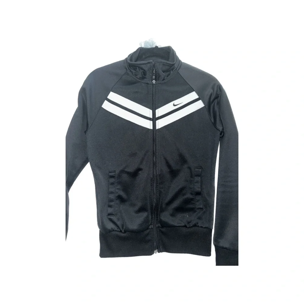 Nike jacket - Picture 1 of 3